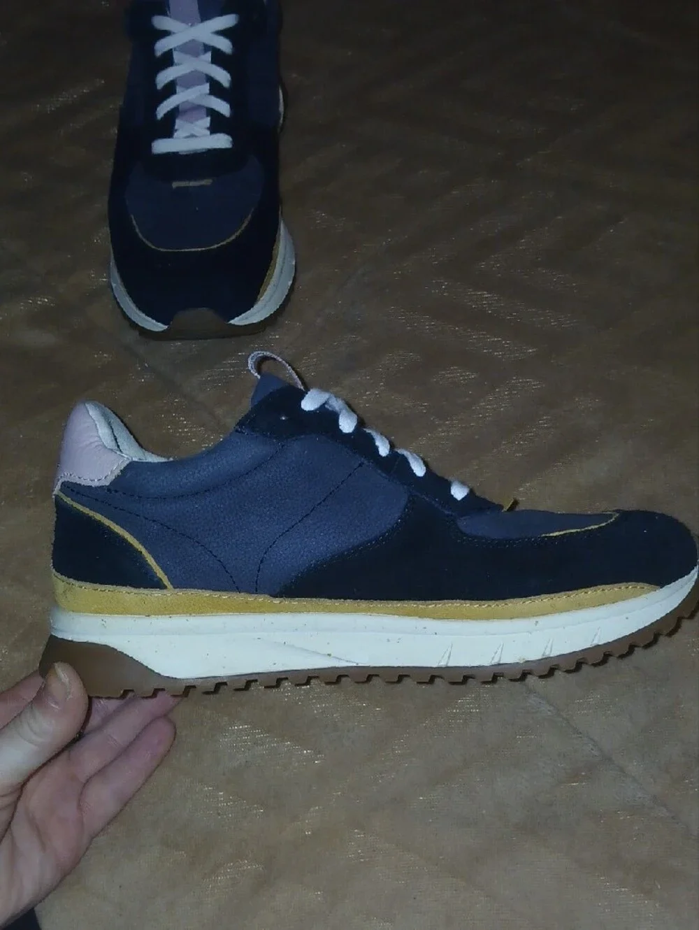 Madewell Unisex Navy Sneakers with Pink Heel and Tan Trim Sz: W 7 M 5.5